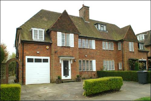 32 Middleway